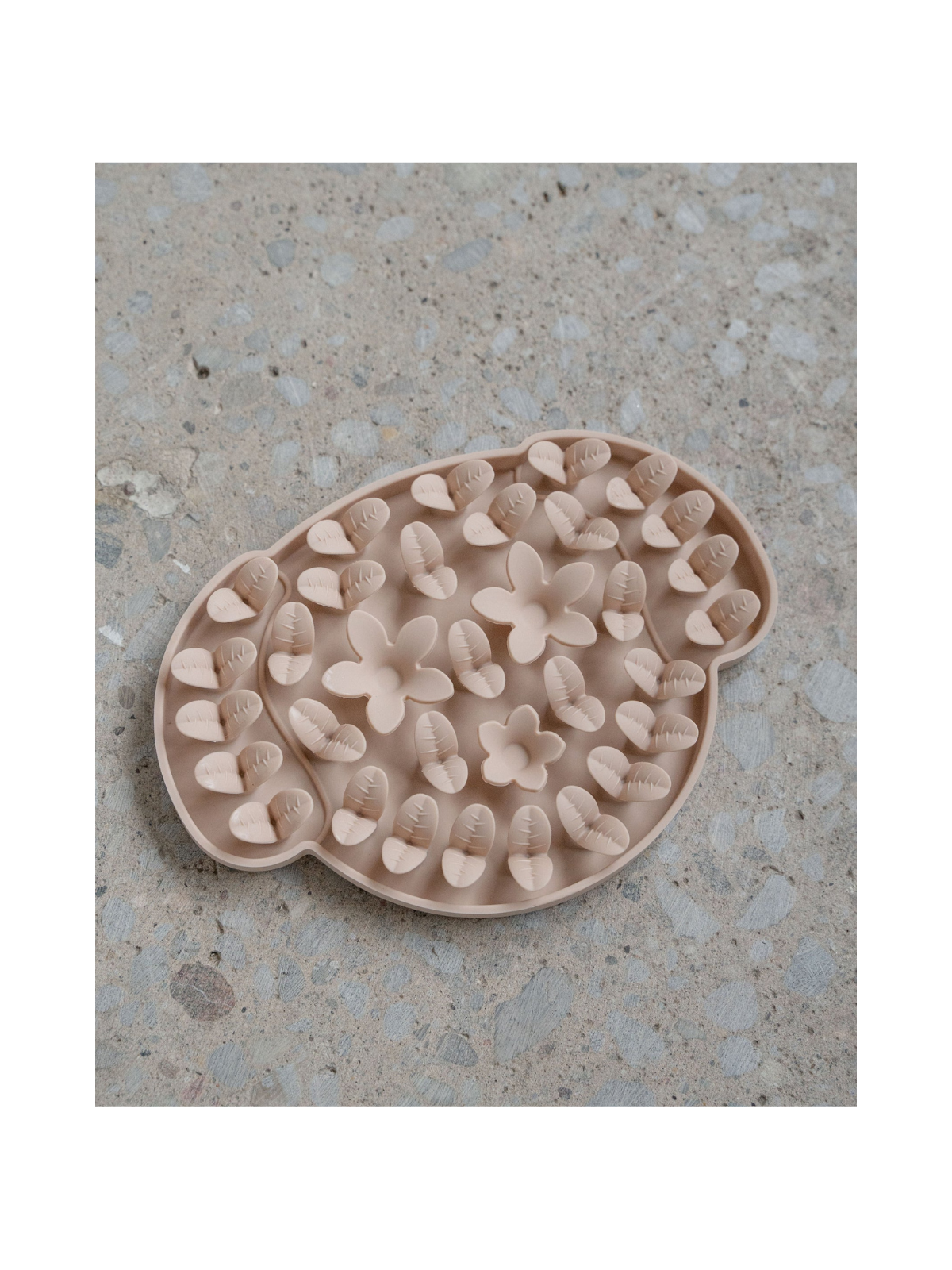 Dog Head Enrichment Snuffle Mat – Nude
