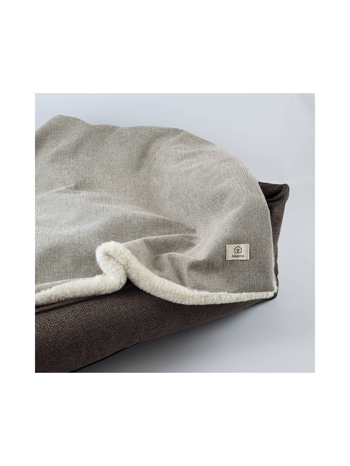 Nation Faux Fur Dog Blanket – Ivory & Beige