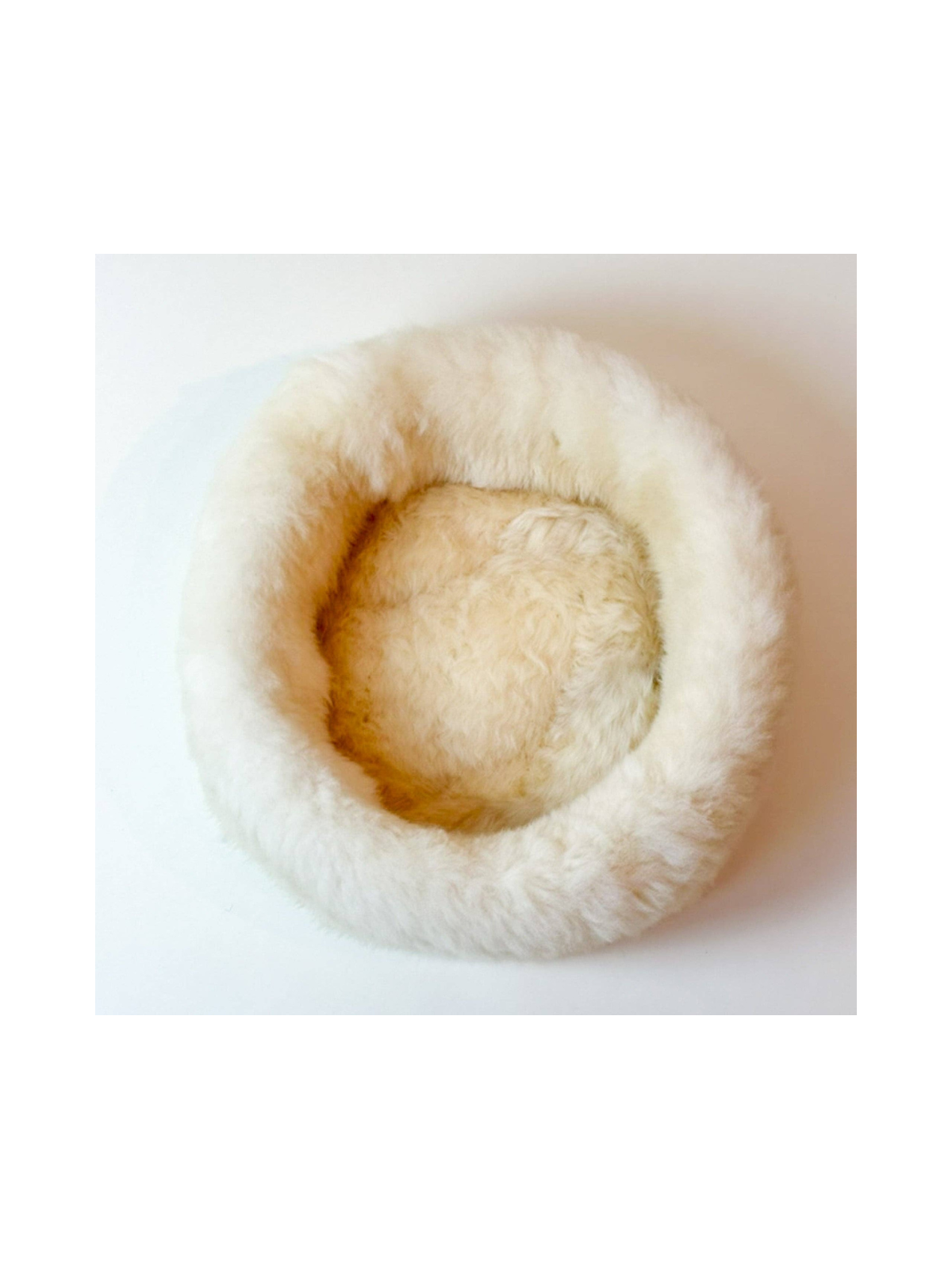 Sheep Donut Dog Bed – Shell Pearl