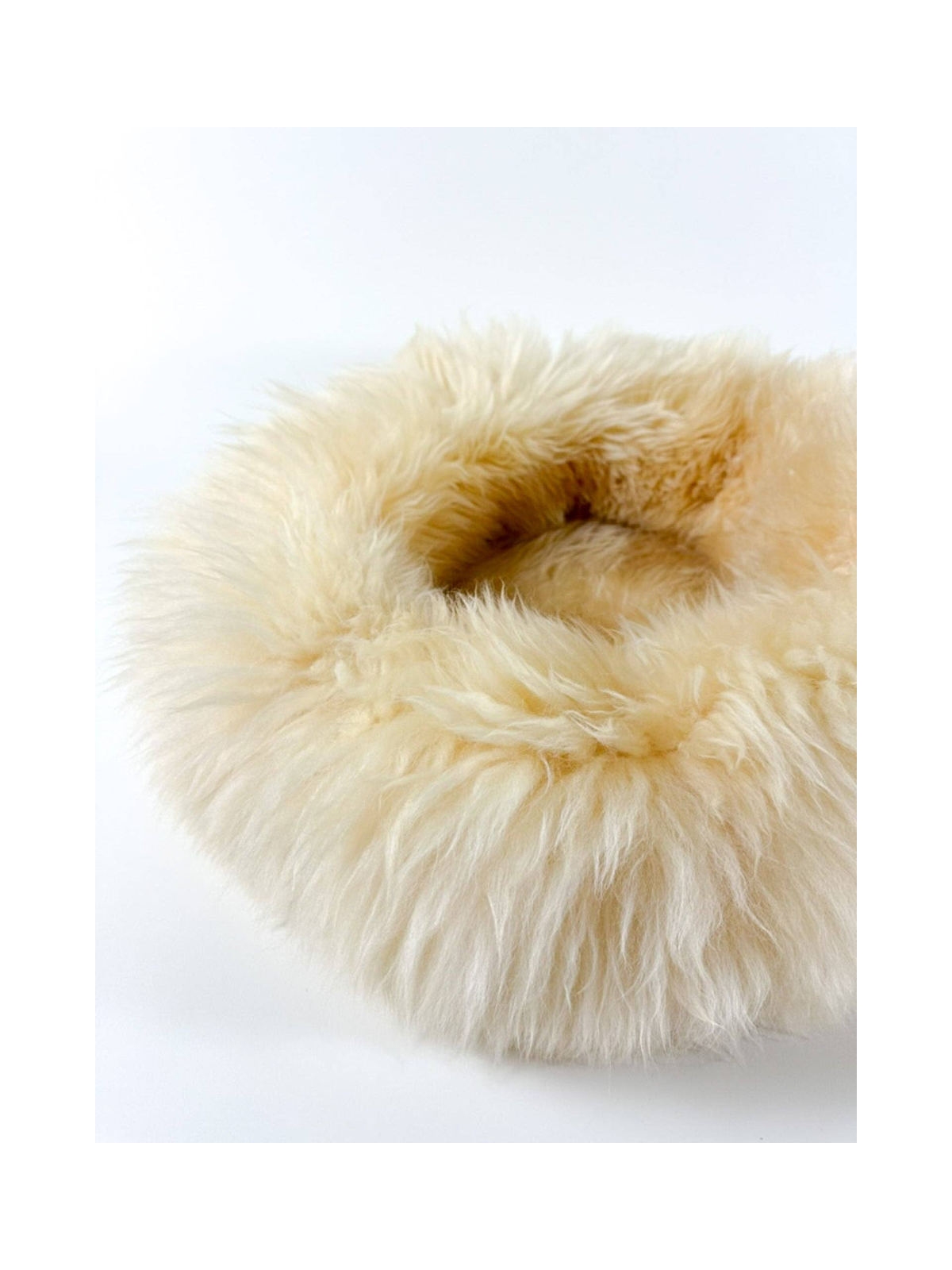 Sheep Donut Dog Bed – Dune Gold