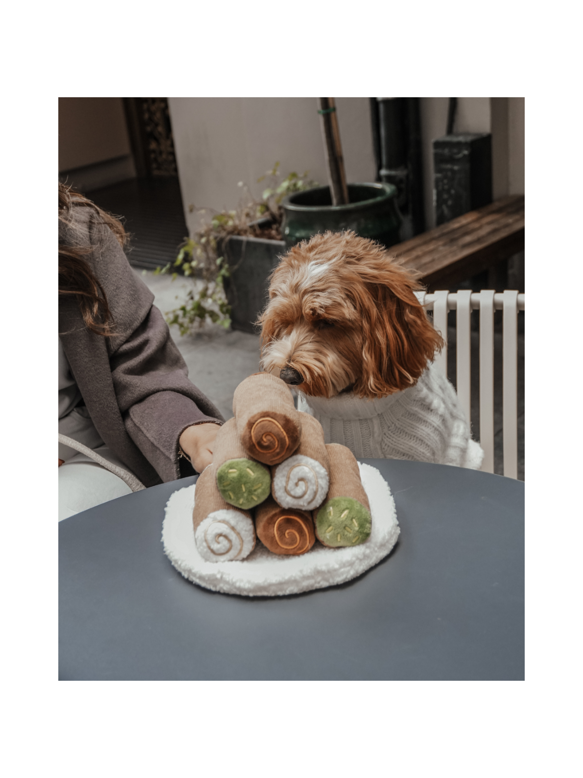 Cannoli Pyramid Interactive Dog Toy