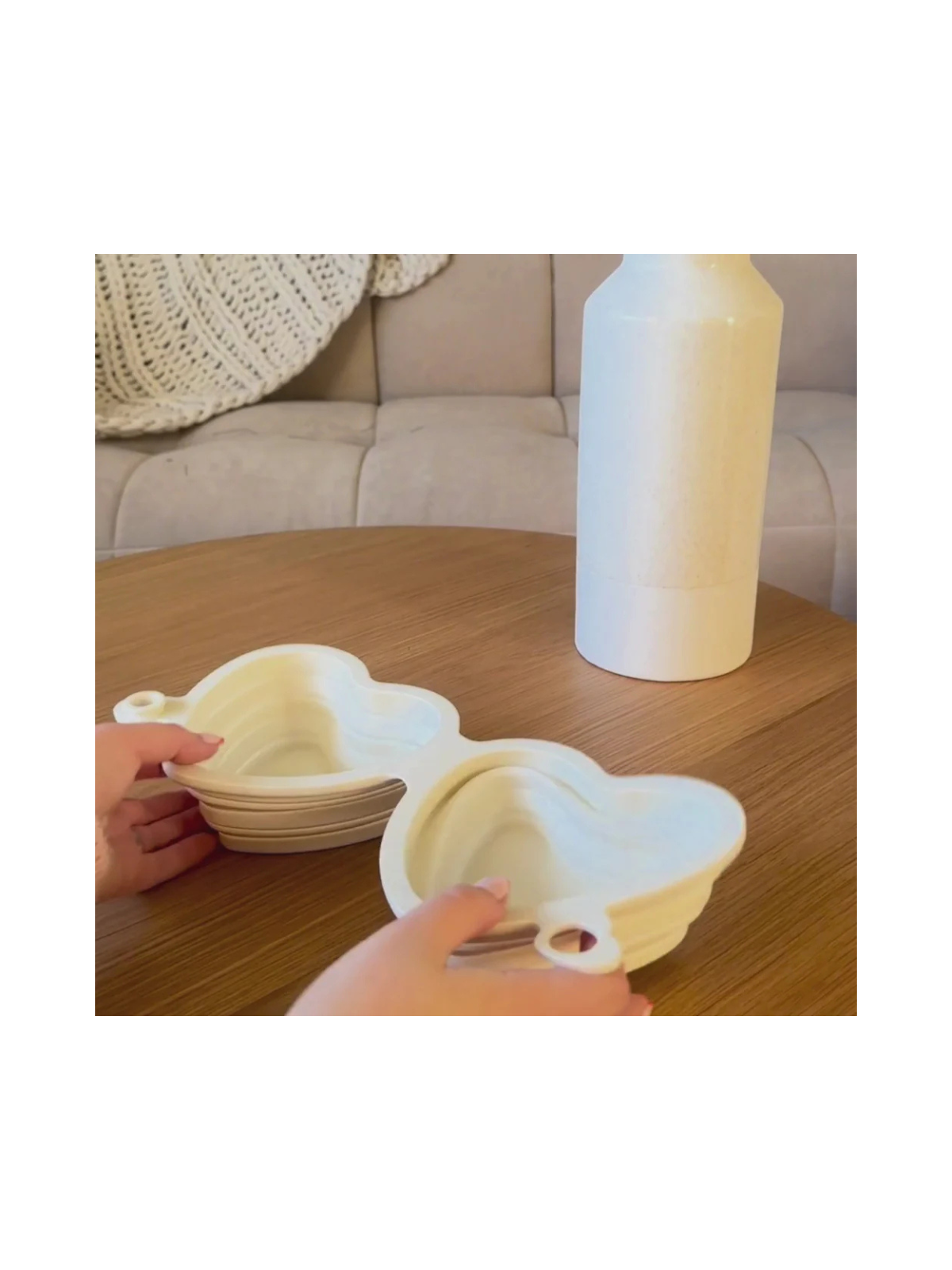 Double Heart Collapsible Dog Bowl – Cream