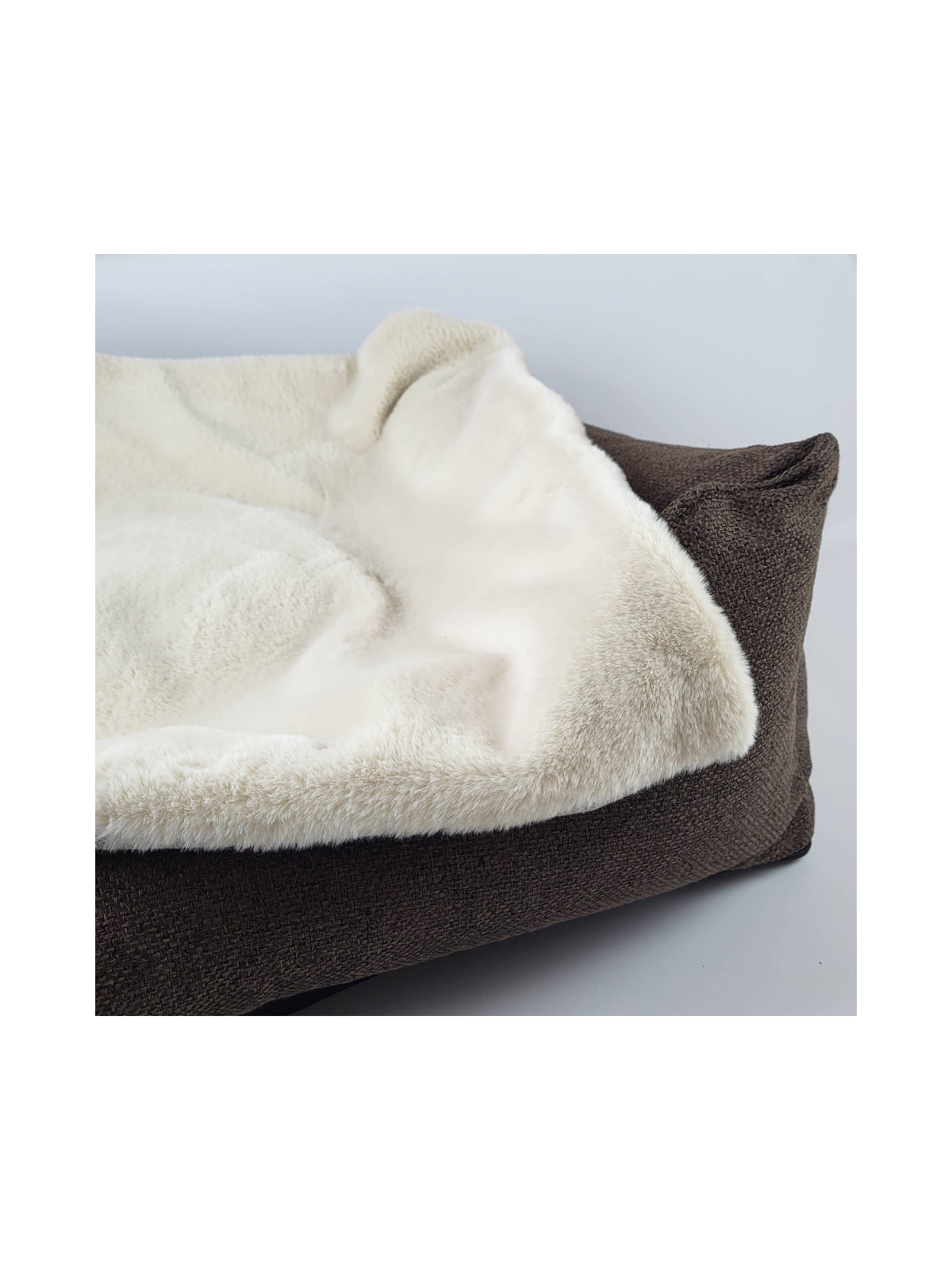 Nation Faux Fur Dog Blanket – Ivory & Beige