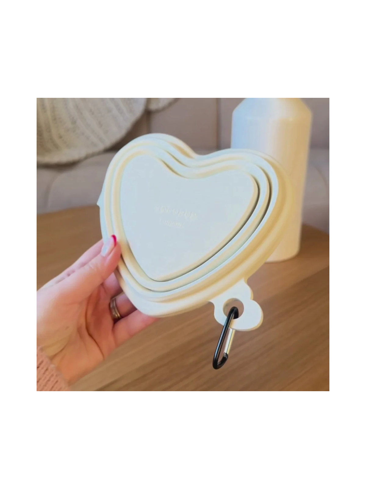 Double Heart Collapsible Dog Bowl – Cream