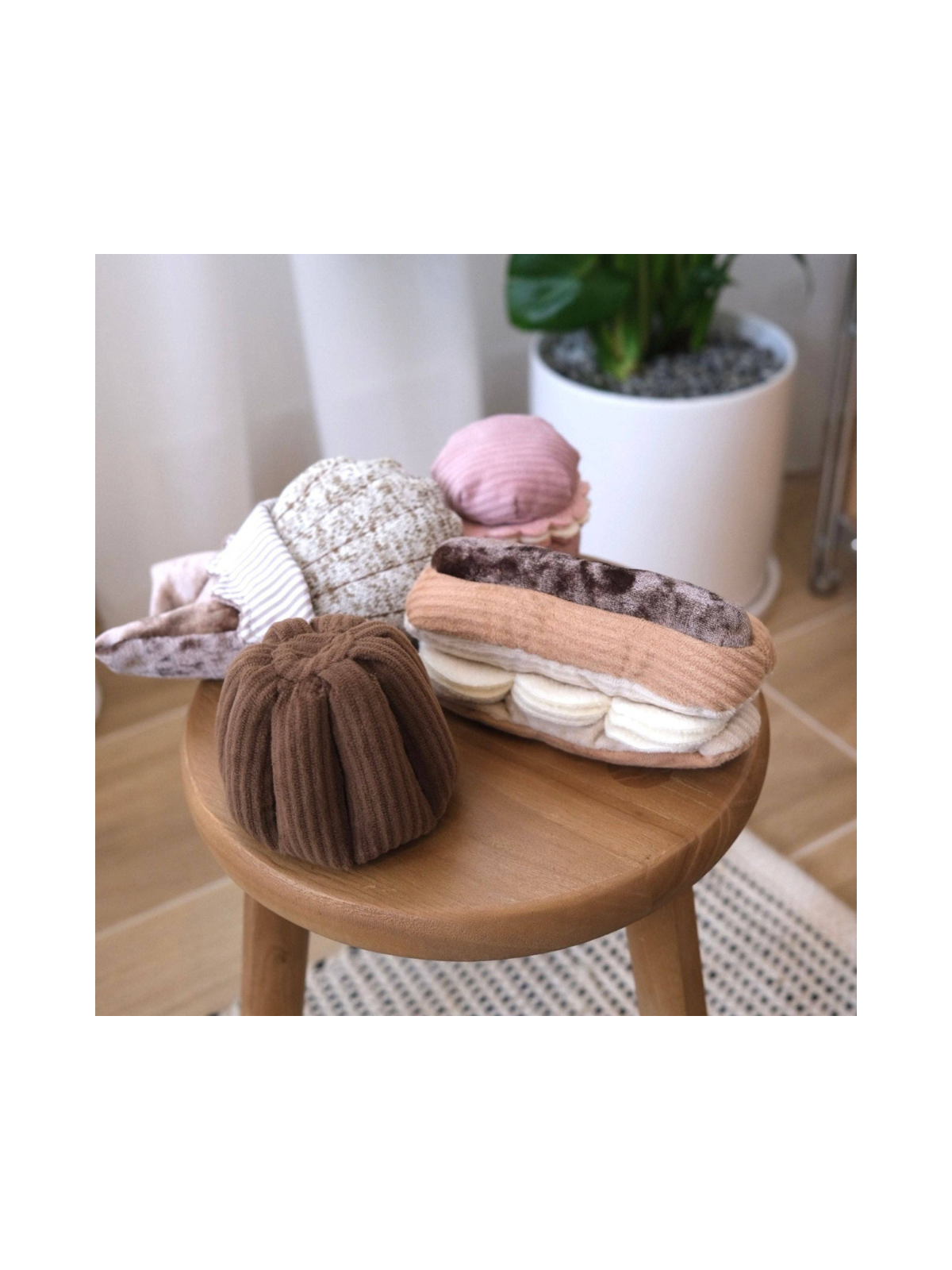 Eclair Enrichment Dog Toy