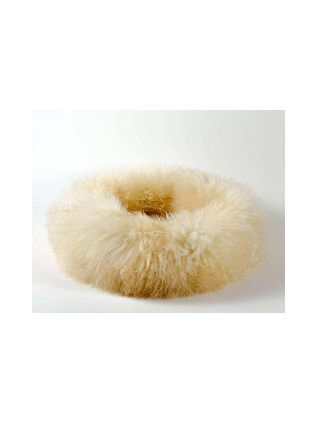 Sheep Donut Dog Bed – Dune Gold
