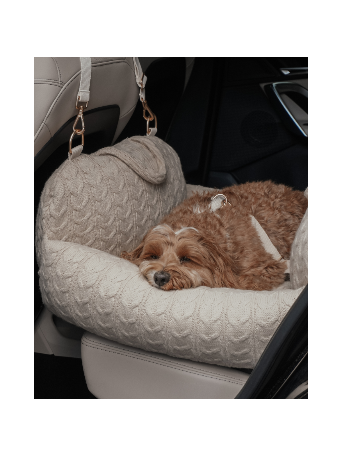 The Cable Knit 3-in-1 Dog Car Seat – Hazelnut