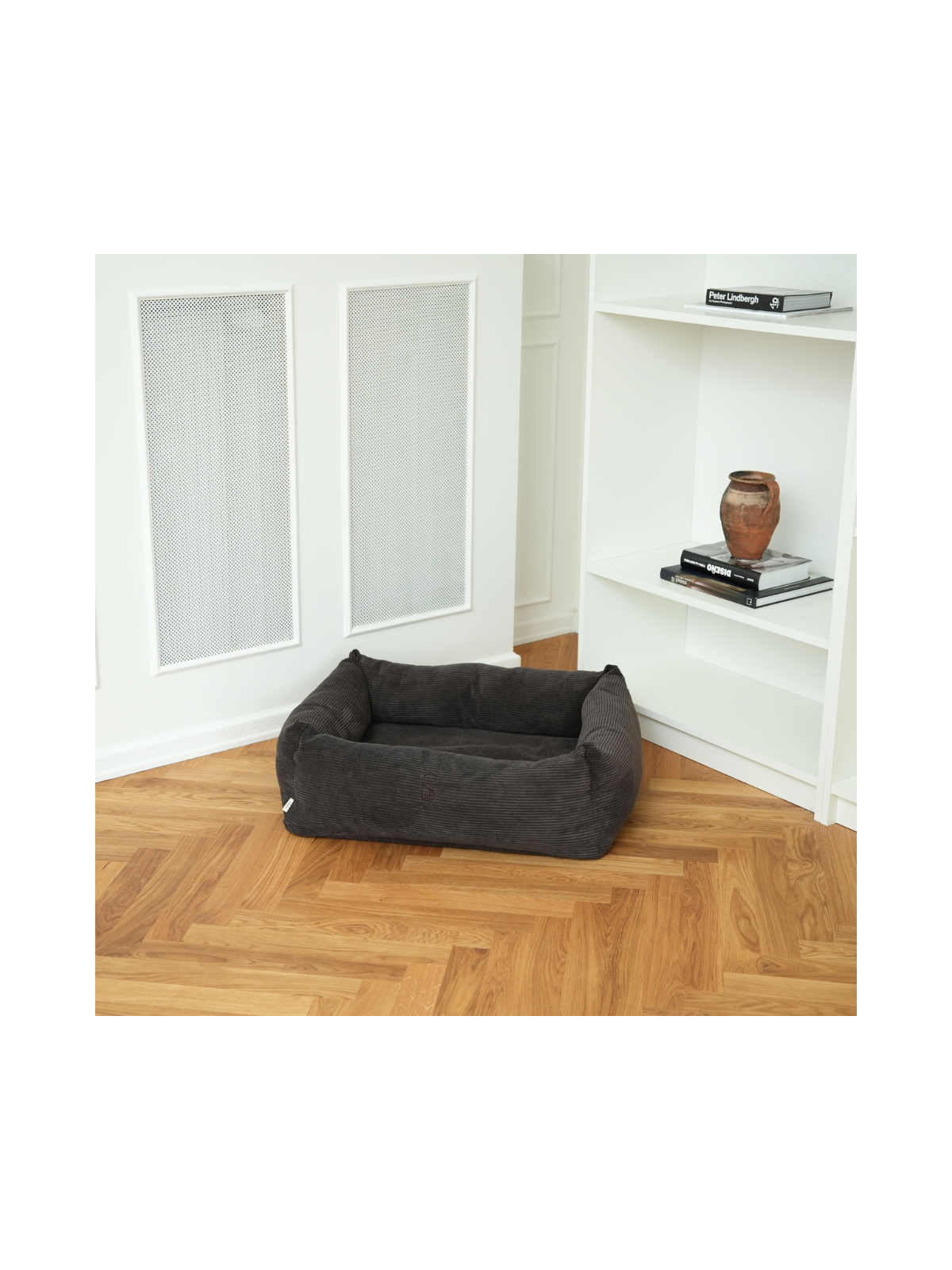 Vera Dog Bed – Dark Oak Corduroy